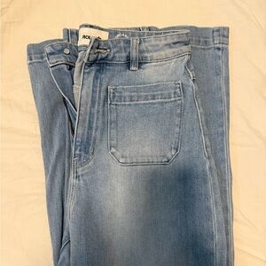 Rollas wide leg light color jeans. 27 inseam 
Size 27